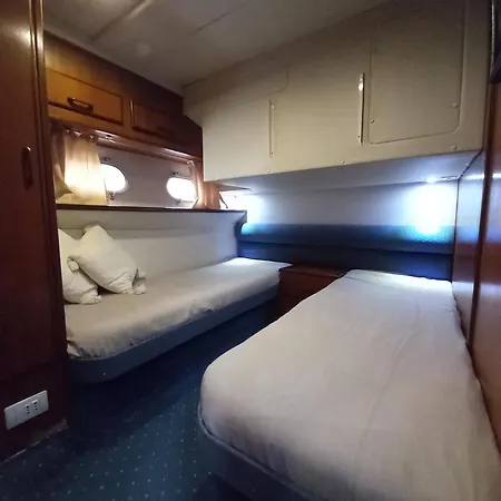 Relax In Barca, Cena, Aperitivo, Private Party- Fairline 43 Hotel